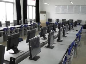 计算机应用技术实训室之一