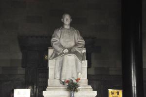 中山陵祭堂孙中山先生坐像