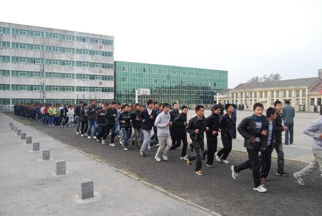 宿州市第二职业高级中学简称宿州二职高,位于安徽省宿州市,创建于1985