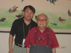 李笑天（左）与恩师娄师白（右）