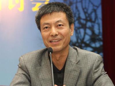 梁鸿鹰