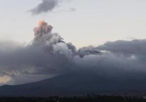 科托帕希火山喷发
