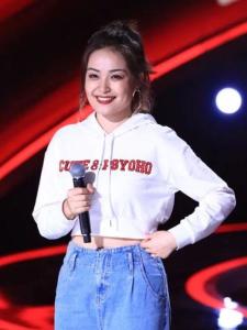 玛迪娜演唱《不亏不欠》