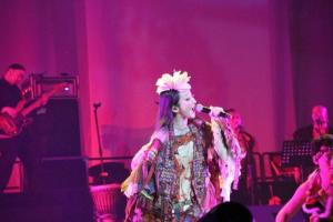萨顶顶姐姐人民大会堂演唱会
