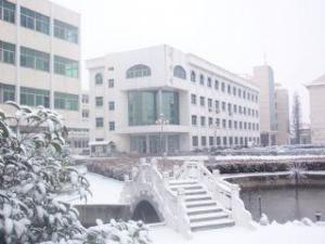 天长市第二中学校园