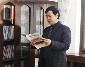 北京大兴第一中学校长荣俊利