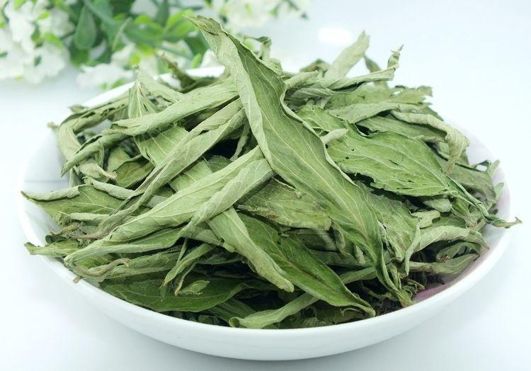 甜菊叶茶由甜叶菊叶子冲泡,甜味,可以放入杯子2-4片干叶,略有青草味.