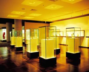 玻璃展柜3d效果图以及实体店面图