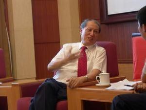 中华思源工程扶贫基金会首任理事长成思危