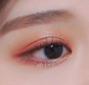 眼影