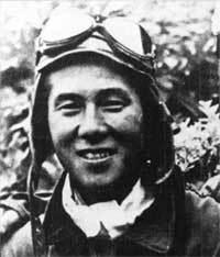 1942年8月左右，穿着飞行装备的笹井醇一