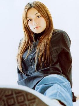 伴都美子