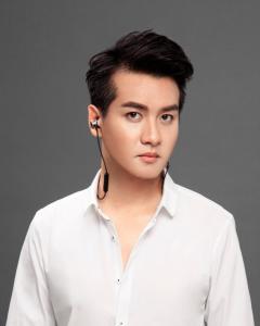 李菓,1989年[1]10月20日出生于贵州省遵义市,中国内地流行男歌手,演员