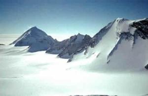 南极洲最高峰：文森峰