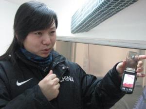 王春露展示女儿的照片