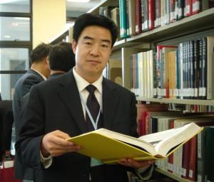 汪聚应教授