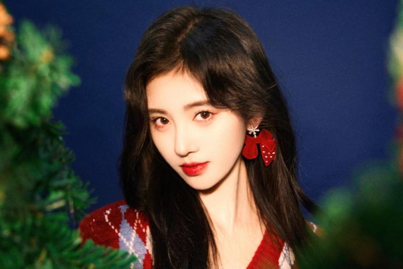鞠婧祎