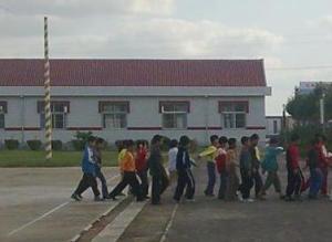 泉岭乡梁东小学