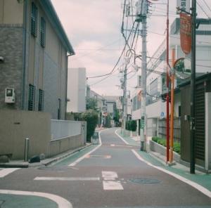 霞春村——街道