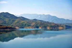 锁云湖