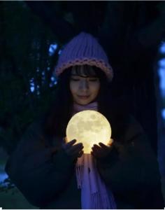 掌中明月月球灯