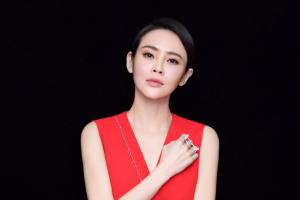 于明加