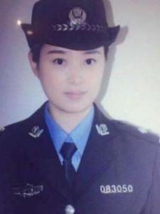 见习女警