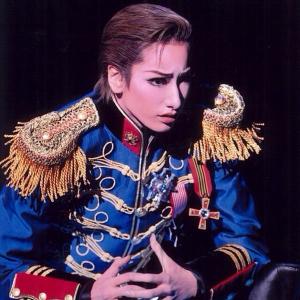 编辑1演艺经历3词条图册花组主演男役时代花组配属后2出演舞台1演艺