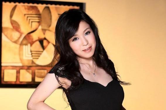 里中菜々 蜜な香り