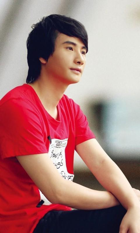 月1日-),出生于中国广东省阳江市,毕业于星海音乐学院,中国内地男歌手