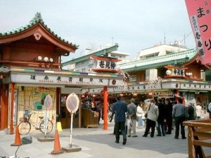 热闹的商业街 热闹的商业街