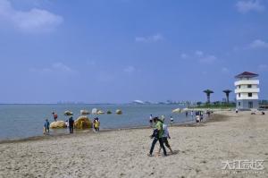 九江八里湖沙滩浴场