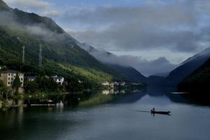 柳溪江上鱼潭村之绝世美景