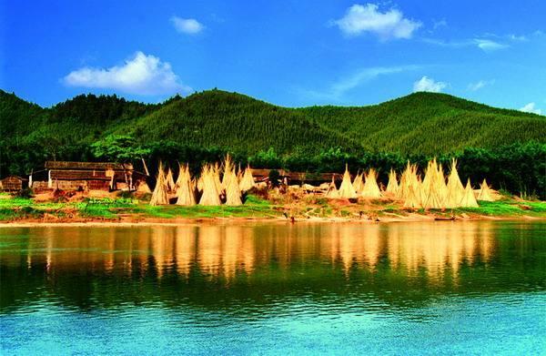 广东省肇庆市怀集县处于粤西隆起带,北部高南部低,自西北至北向东南