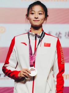 龚莉获奖