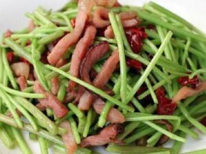 藜蒿炒腊肉