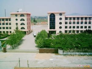 翟镇初级中学南大门