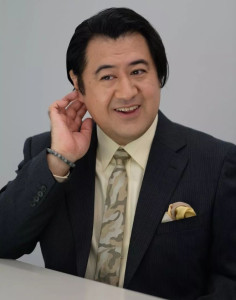 小手伸也