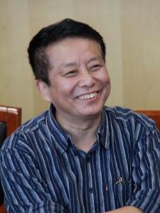 黄建新