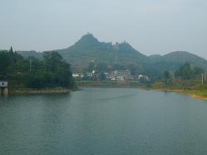 三岔尖山飞来寺