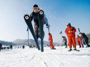 白鹿原滑雪场