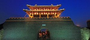 东关街门楼外景
