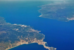 直布罗陀海峡