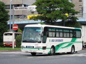 亚细亚大学的校车