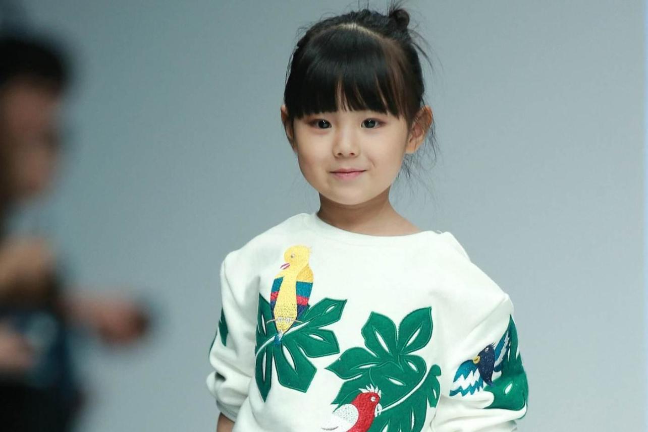 韩国最美童星金赛纶，都已经19岁了这颜值却是多年没有变_金裕贞