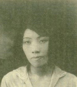 秦德君
