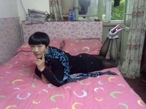 妖娆哥室内诱人独照
