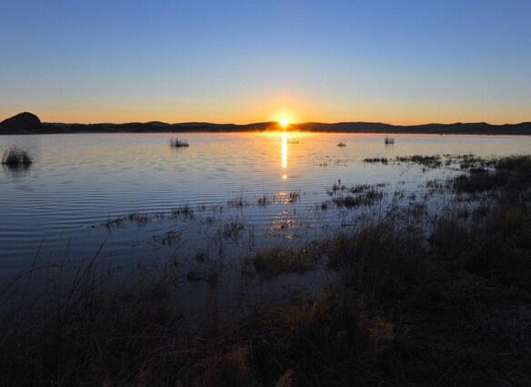 将军湖(大风口水库)位于绥中县城西北四十公里处,汇水面积约260平方