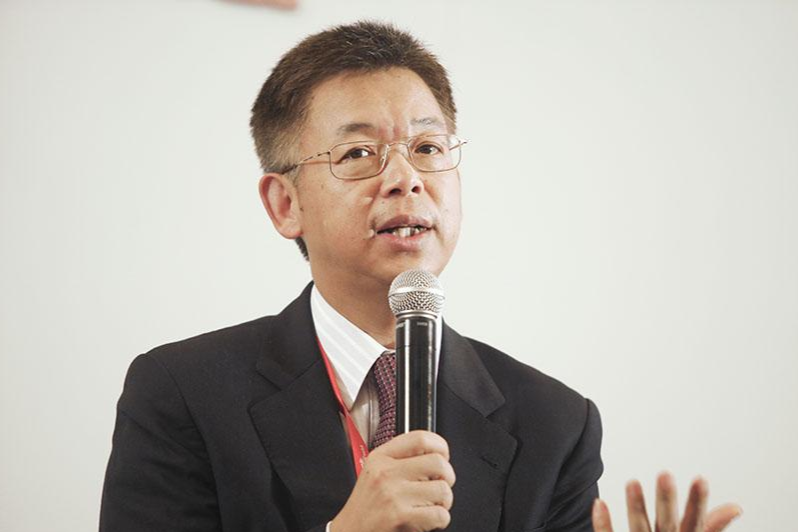 黄益平