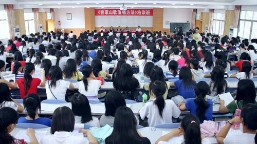 “客家山歌演唱方法”培训班在陆河县举办